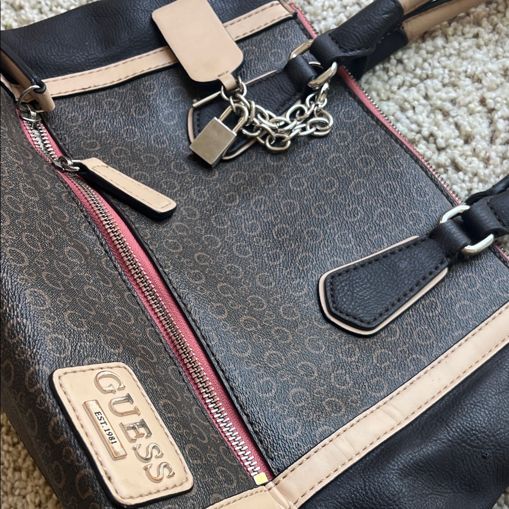 GUESS Purse - Picture 3 of 4